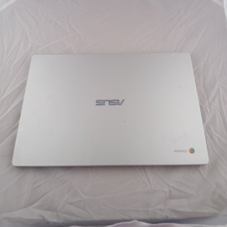 Refurbished ASUS C523 Intel Pentium N4200 4GB RAM 64GB SSD 15.6 Inch Chromebook