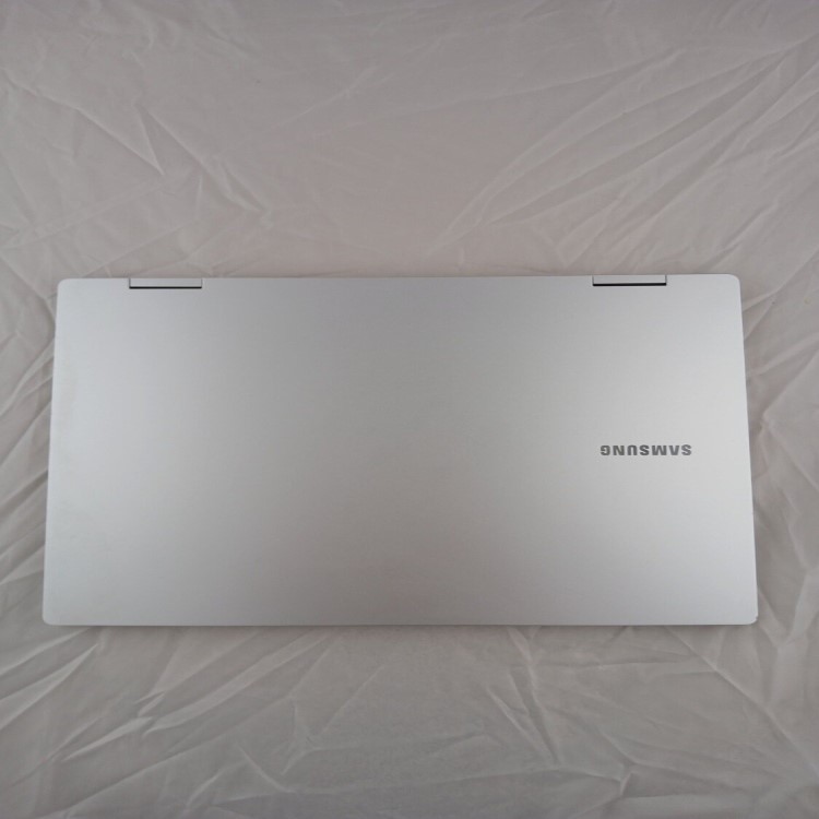 Refurbished Samsung 935QDB Core i5-1130G7 8GB RAM 256GB SSD 13.3 Inch Windows 11 Home Touchscreen Convertible Laptop