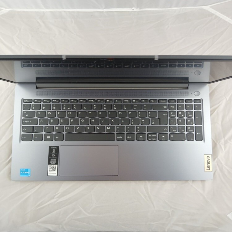 Refurbished Lenovo IdeaPad Slim 3 15IRU8 Core i3-1305U 8GB RAM 512GB SSD 15 Inch Windows 11 Home Laptop