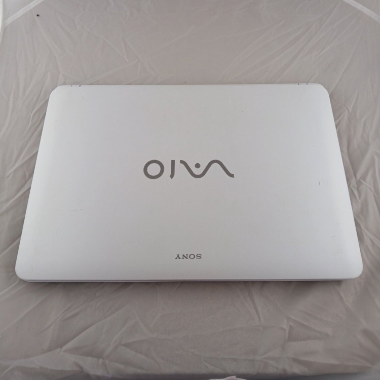 Refurbished Sony SVF1521A1EW Intel Pentium 987 4GB RAM 500GB HDD 15.3 Inch Windows 11 Laptop