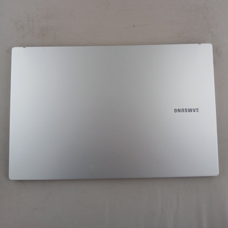 Refurbished Samsung 750XDA Core i7 11th gen 8GB RAM 512GB SSD 15.6 Inch Windows 11 Laptop