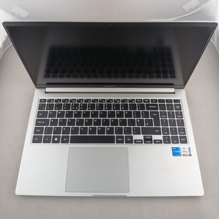 Refurbished Samsung 750XDA Core i5-1135G7 8GB RAM 256GB SSD 15.6 Inch Windows 11 Laptop