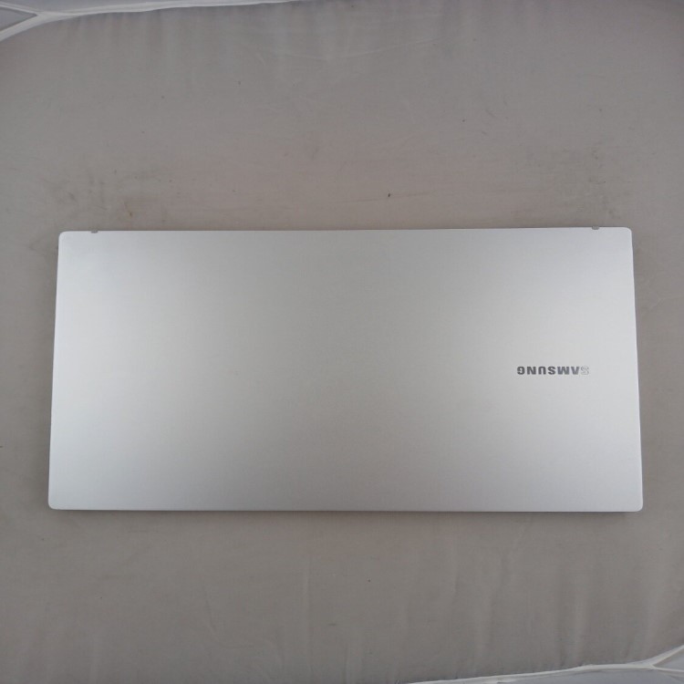 Refurbished Samsung 750XDA Core i5-1135G7 8GB RAM 256GB SSD 15.6 Inch Windows 11 Laptop
