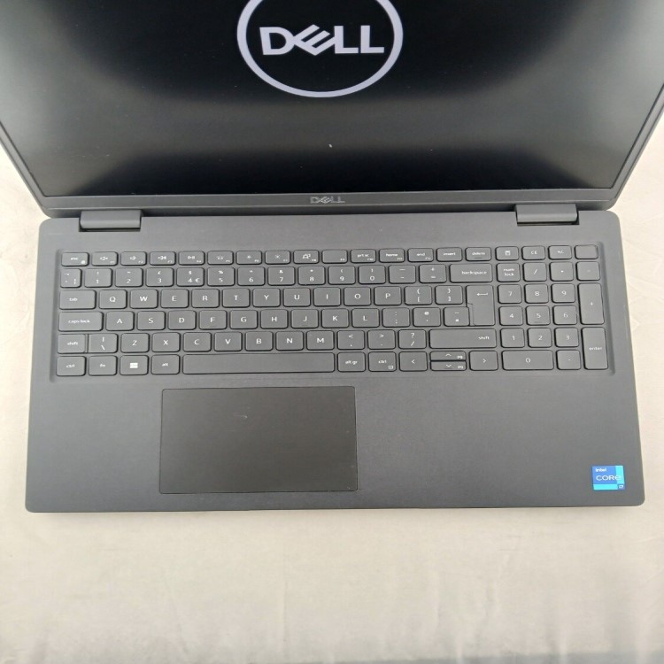 Refurbished Dell Latitude 3520 Core i7-1165G7 32GB RAM 512GB SSD 15.6 Inch Windows 11 Home Laptop