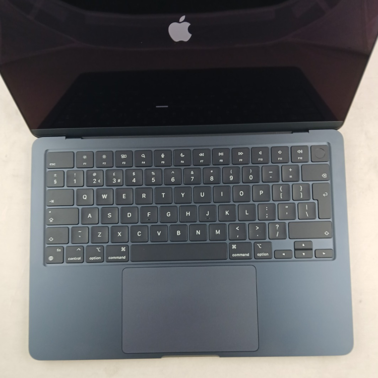Refurbished Apple Macbook Air 13 Inch M3 16GB RAM 256GB SSD 2024 macOS Tahoe