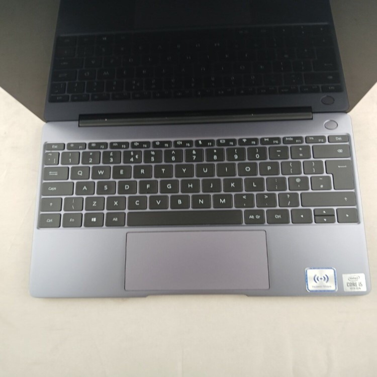 Refurbished Huawei WRTB-WXX9 Core i5-10210U 8GB RAM 512GB SSD 13.1 Inch Windows 11 Home Laptop